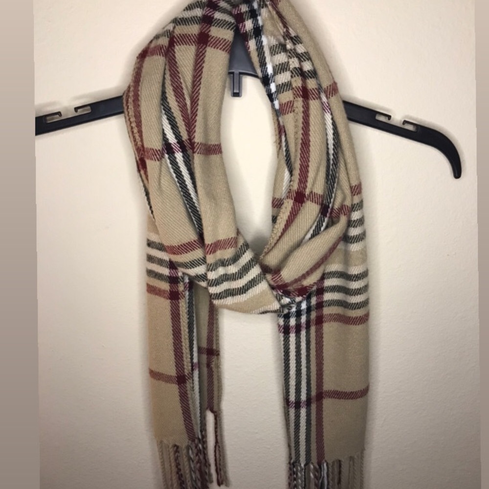 Beautiful black, red, and white scarf ‼️